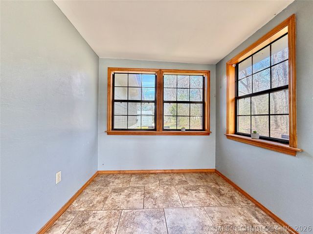 17160 N Briggs Flat Road, Tahlequah, OK 74464