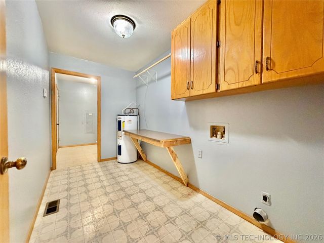 17160 N Briggs Flat Road, Tahlequah, OK 74464