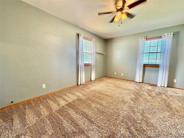 17160 N Briggs Flat Road, Tahlequah, OK 74464