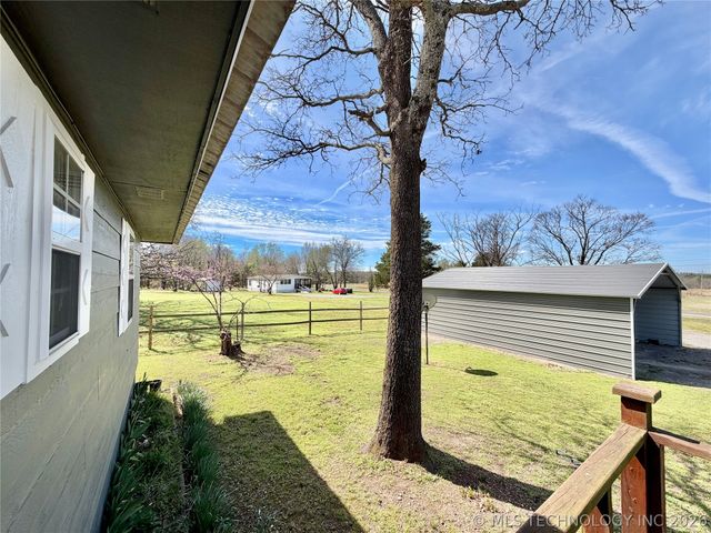 17160 N Briggs Flat Road, Tahlequah, OK 74464