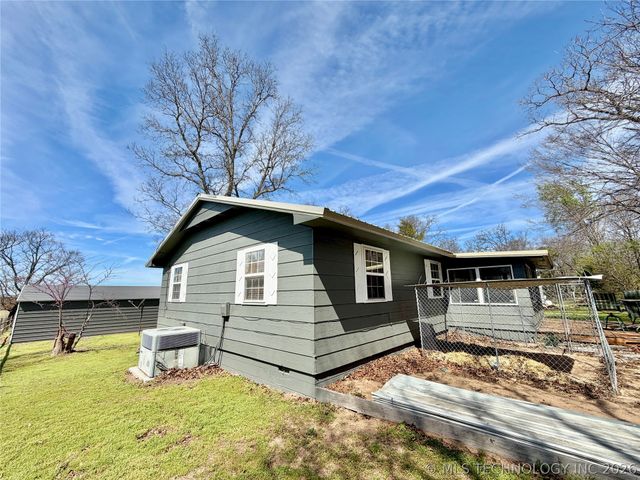 17160 N Briggs Flat Road, Tahlequah, OK 74464
