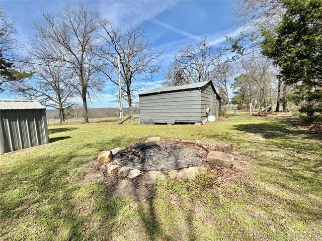 17160 N Briggs Flat Road, Tahlequah, OK 74464