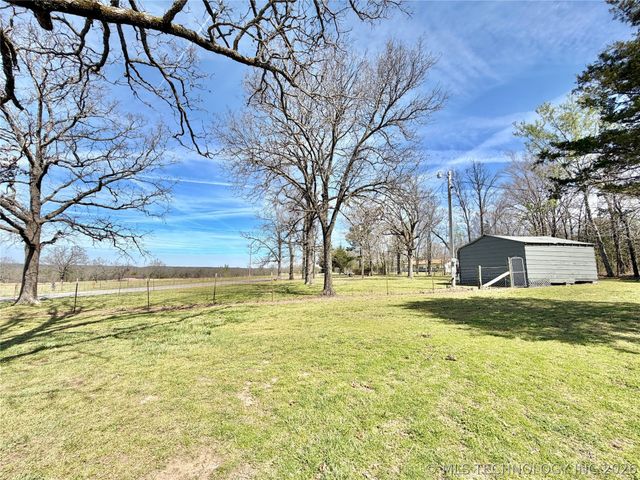 17160 N Briggs Flat Road, Tahlequah, OK 74464