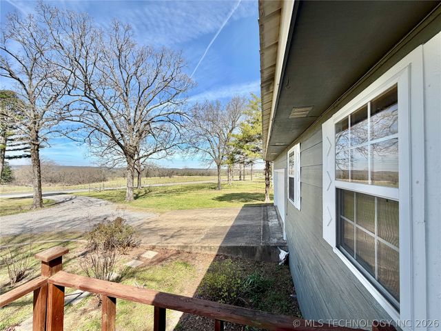 17160 N Briggs Flat Road, Tahlequah, OK 74464