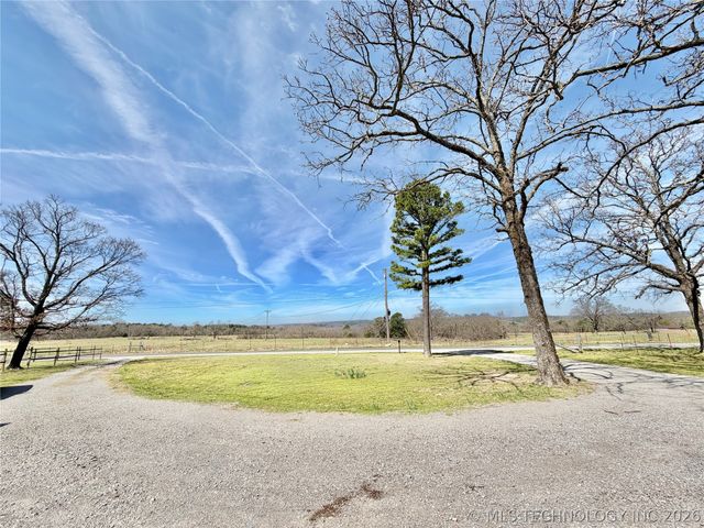 17160 N Briggs Flat Road, Tahlequah, OK 74464