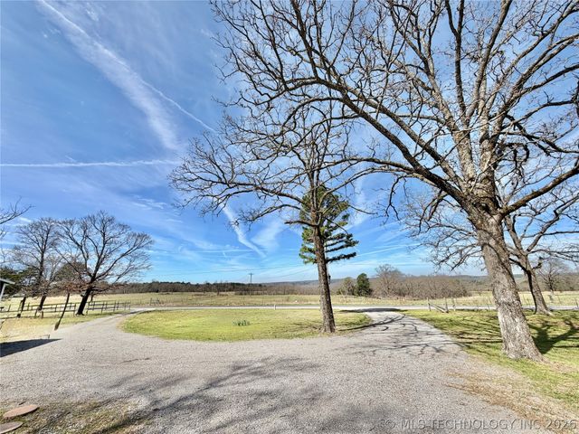 17160 N Briggs Flat Road, Tahlequah, OK 74464