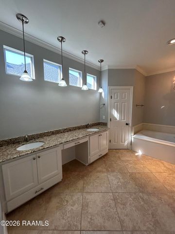 305 Camberly Circle, Lafayette, LA 70508