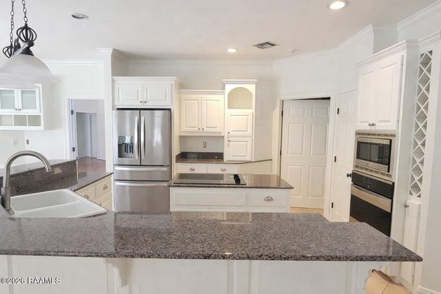 305 Camberly Circle, Lafayette, LA 70508