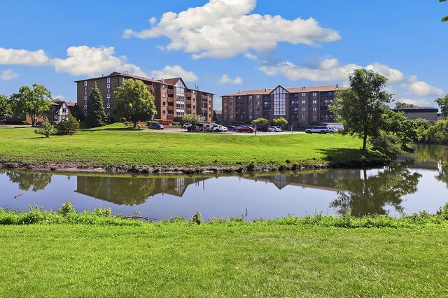 10420 Circle Drive 24B, Oak Lawn, IL 60453