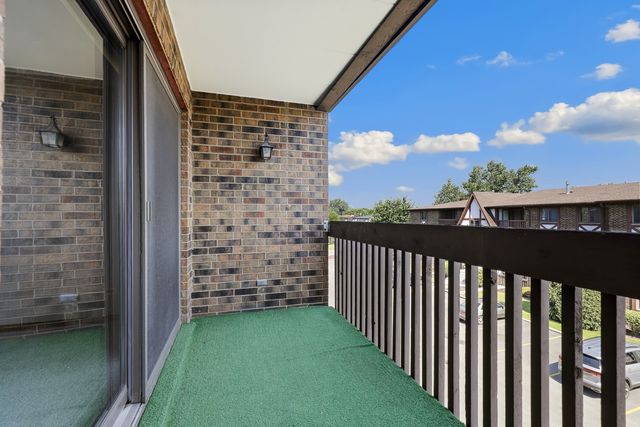 10420 Circle Drive 24B, Oak Lawn, IL 60453