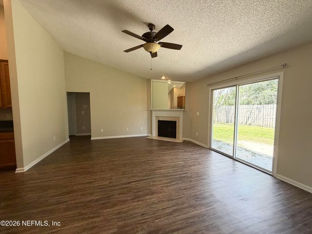 6902 SOUTHERN OAKS Drive W, Jacksonville, FL 32244