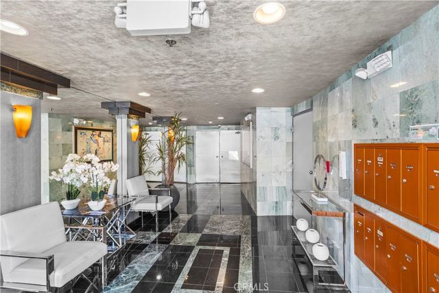 10336 Wilshire 703, Los Angeles, CA 90024