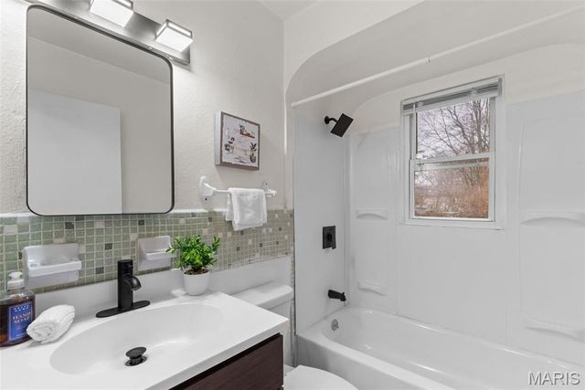 9848 Lorna Lane, St Louis, MO 63136