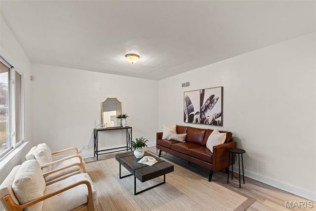 9848 Lorna Lane, St Louis, MO 63136