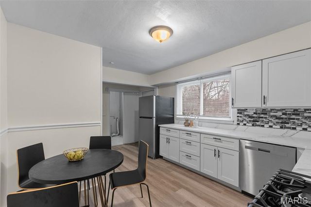 9848 Lorna Lane, St Louis, MO 63136