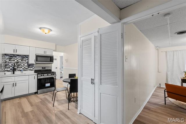 9848 Lorna Lane, St Louis, MO 63136