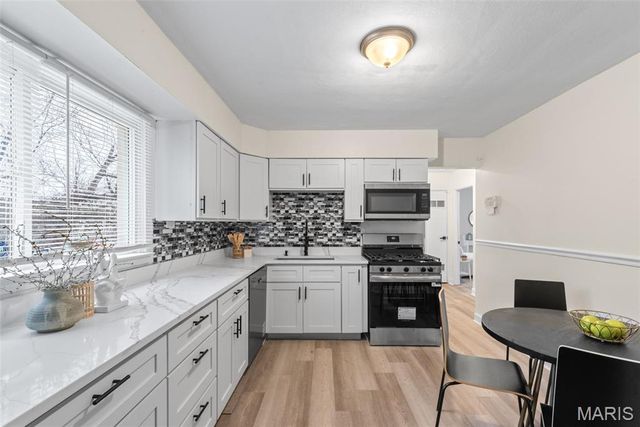 9848 Lorna Lane, St Louis, MO 63136