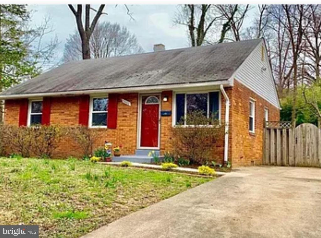 7400 SPORTSMAN DR, Falls Church, VA 22043