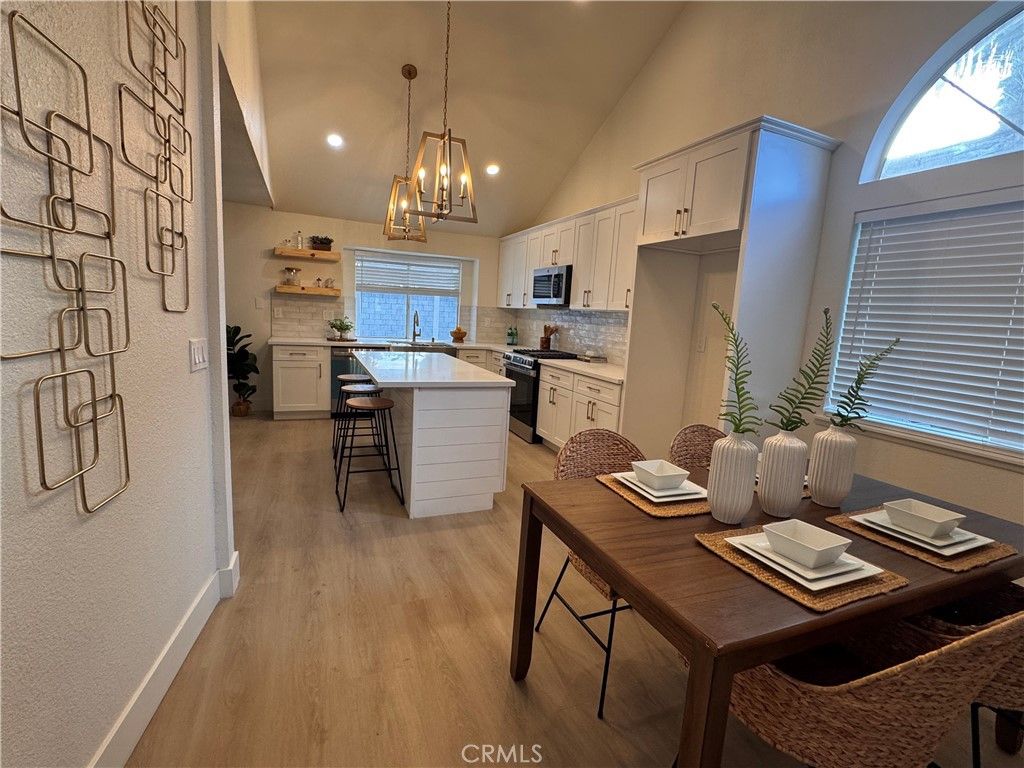 Image 4 of property listing at 1181 W Banyon, Rialto, CA 92377