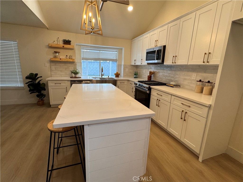 Image 5 of property listing at 1181 W Banyon, Rialto, CA 92377