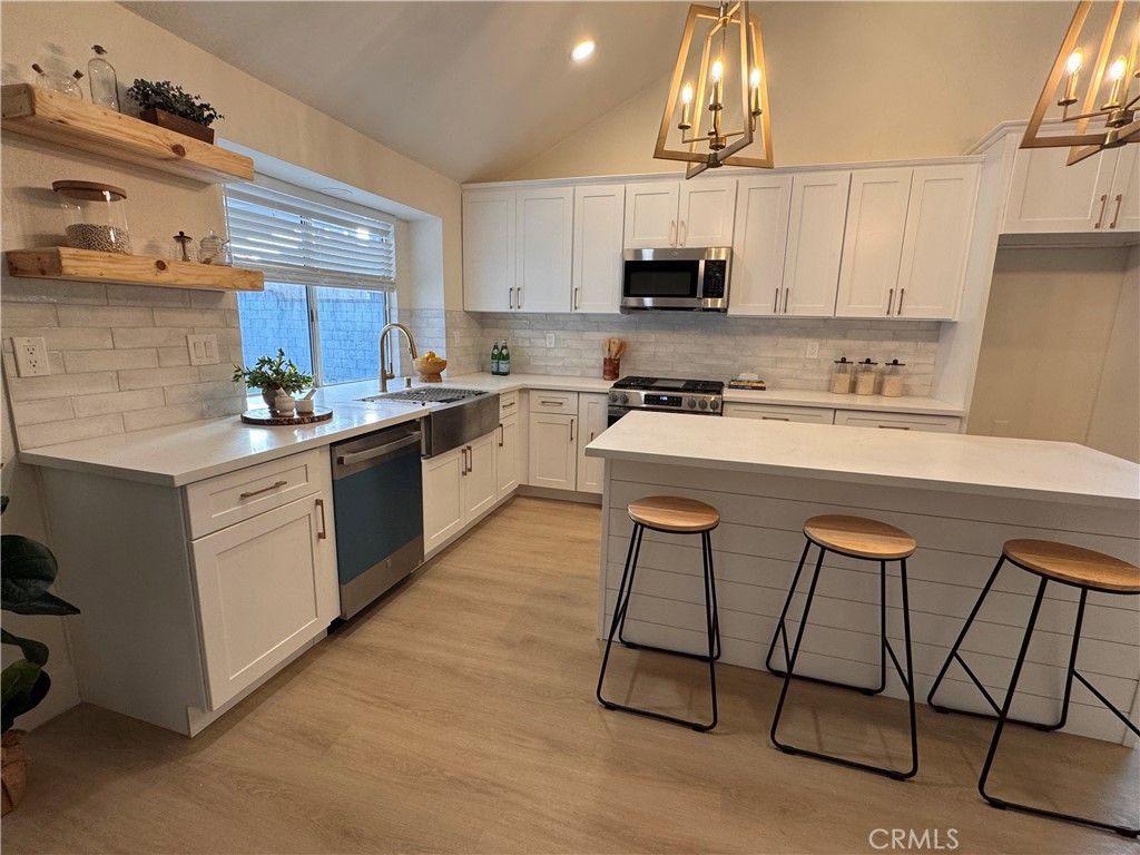 Image 6 of property listing at 1181 W Banyon, Rialto, CA 92377