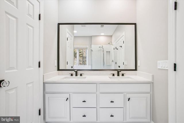 5450 EDSALL RIDGE PL, Alexandria, VA 22312