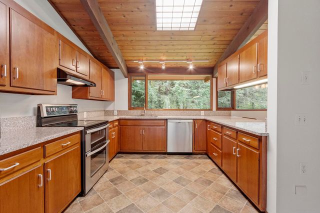 83 Route 12A, Surry, NH 03431