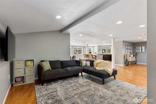 888 Leschi Way, Fox Island, WA 98333