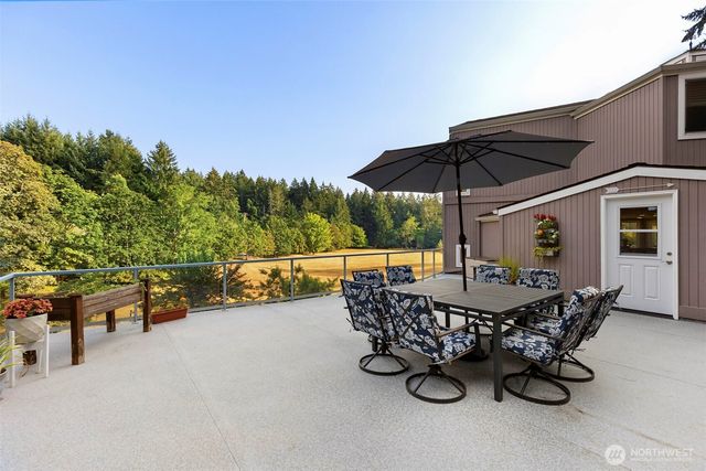 888 Leschi Way, Fox Island, WA 98333