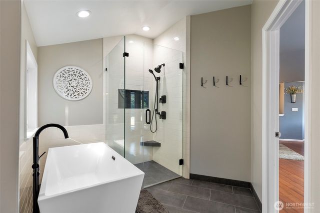 888 Leschi Way, Fox Island, WA 98333