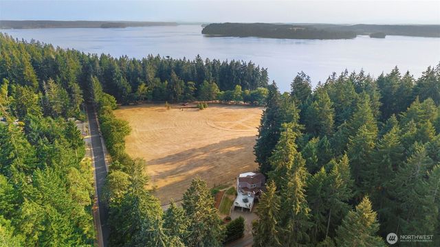 888 Leschi Way, Fox Island, WA 98333