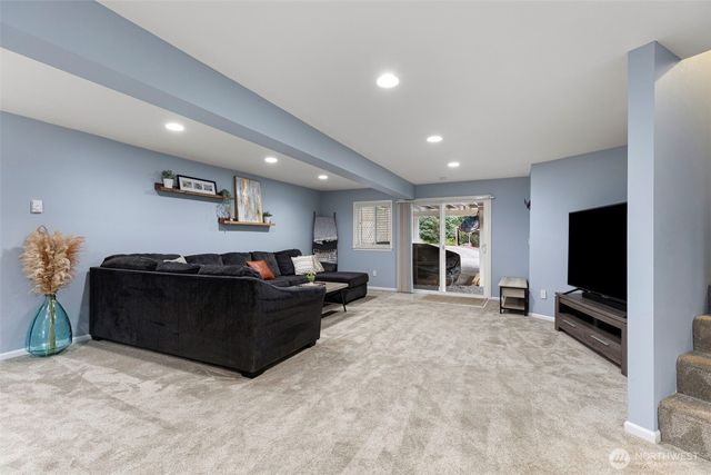 888 Leschi Way, Fox Island, WA 98333