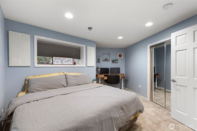 888 Leschi Way, Fox Island, WA 98333