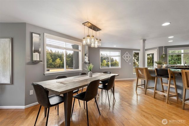 888 Leschi Way, Fox Island, WA 98333