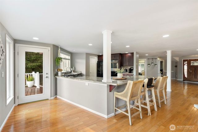 888 Leschi Way, Fox Island, WA 98333