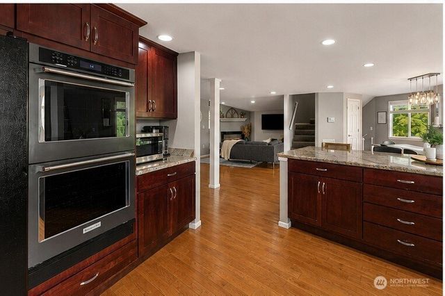 888 Leschi Way, Fox Island, WA 98333