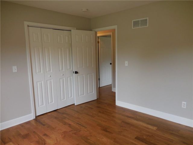 1000 Oakwood Street, Harrisonville, MO 64701