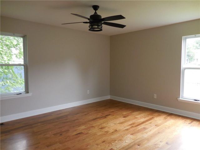 1000 Oakwood Street, Harrisonville, MO 64701