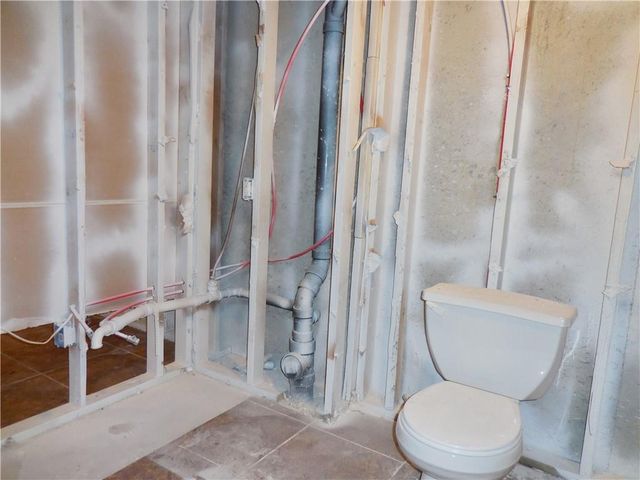1000 Oakwood Street, Harrisonville, MO 64701