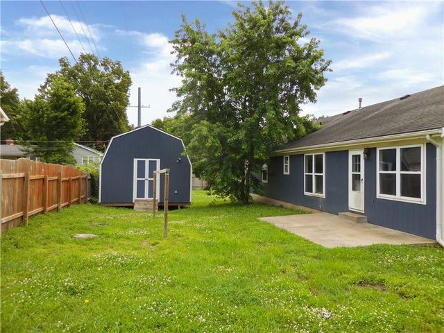 1000 Oakwood Street, Harrisonville, MO 64701