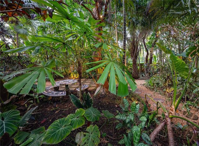 4867 SW 82nd St, Miami, FL 33143