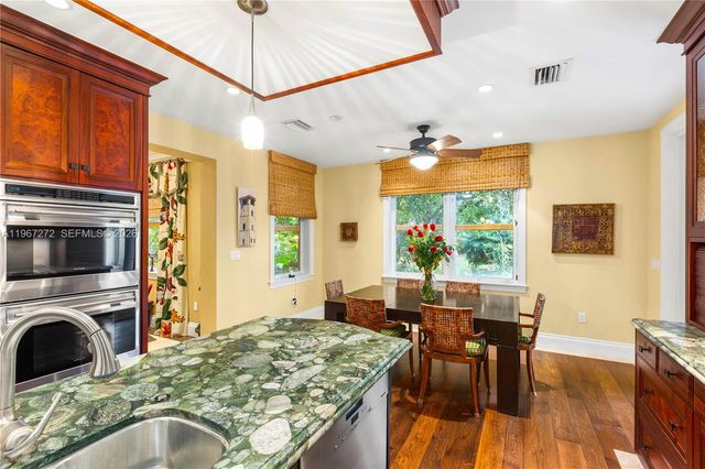 4867 SW 82nd St, Miami, FL 33143