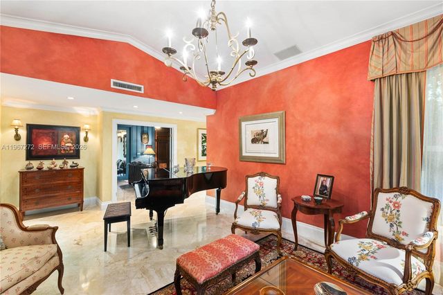 4867 SW 82nd St, Miami, FL 33143