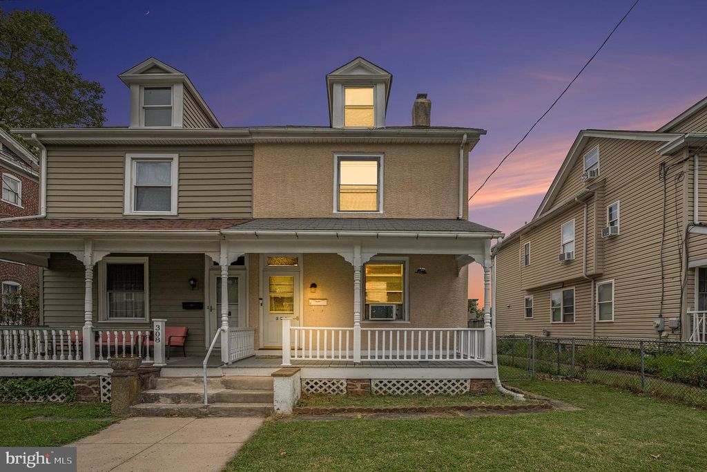 306 W WALNUT ST, North Wales, PA 19454