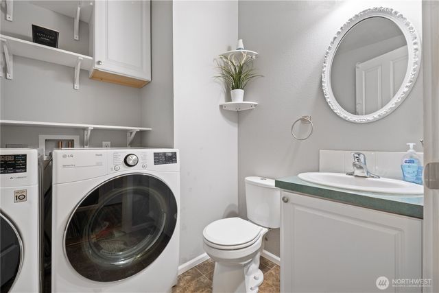 7677 Kildare Loop NW, Silverdale, WA 98383