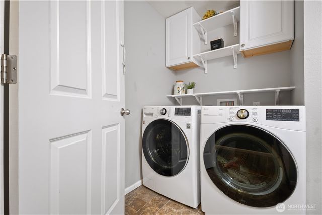 7677 Kildare Loop NW, Silverdale, WA 98383