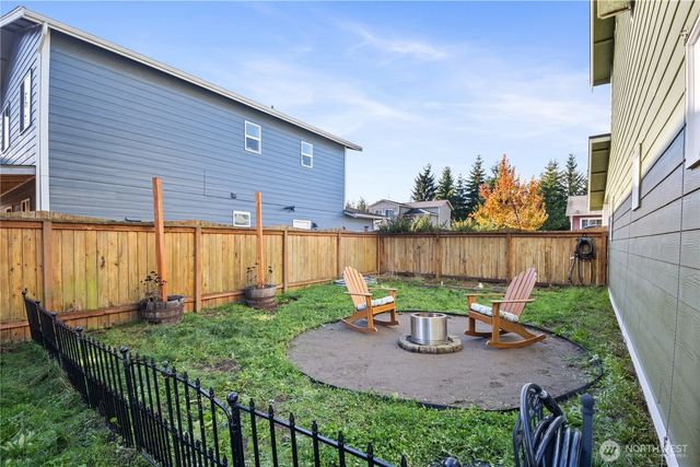 7677 Kildare Loop NW, Silverdale, WA 98383