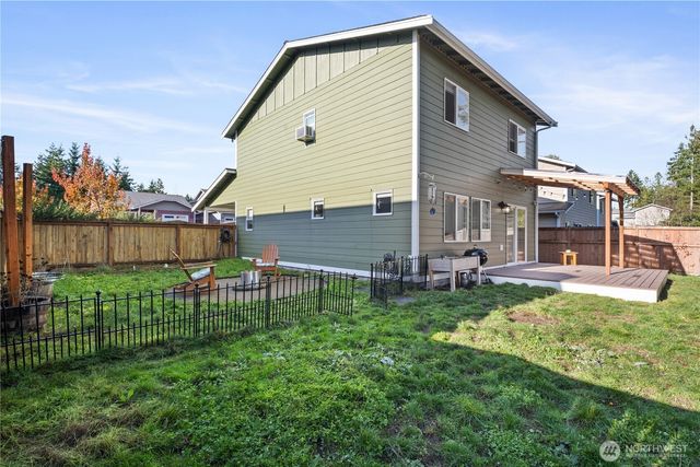 7677 Kildare Loop NW, Silverdale, WA 98383