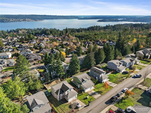 7677 Kildare Loop NW, Silverdale, WA 98383