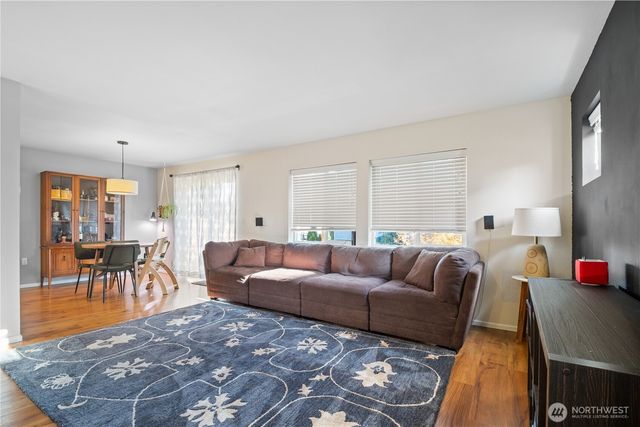 7677 Kildare Loop NW, Silverdale, WA 98383